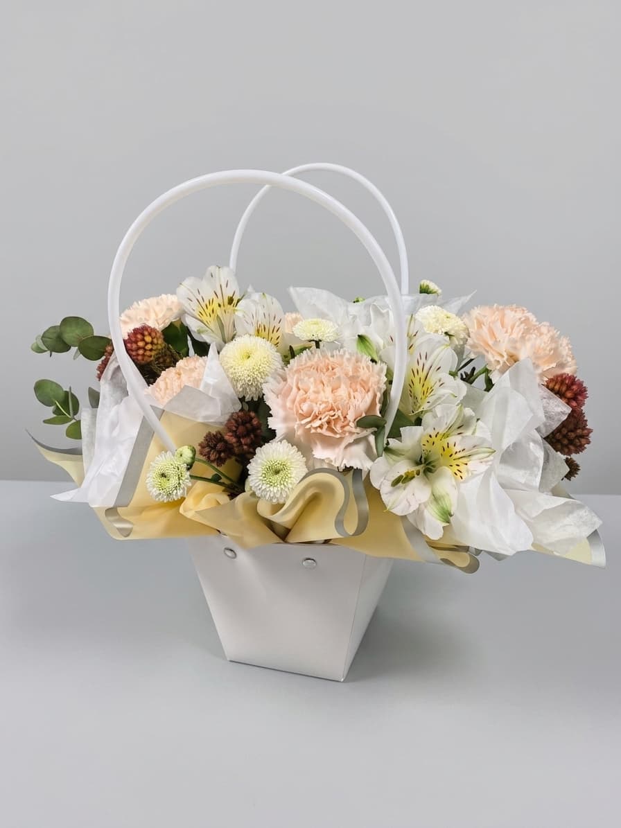 Elegant Blush Tote — Budžeta pušķi, LZ Flowers Rēzekne