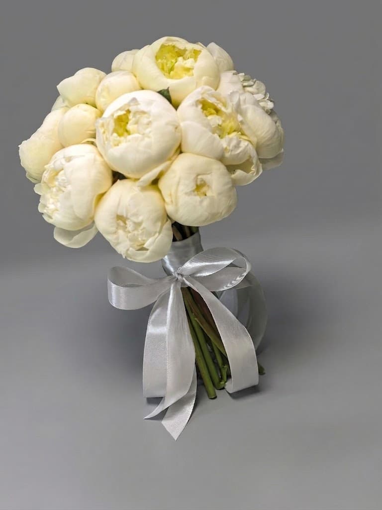 Serene Peonies — Budžeta pušķi, LZ Flowers Rēzekne
