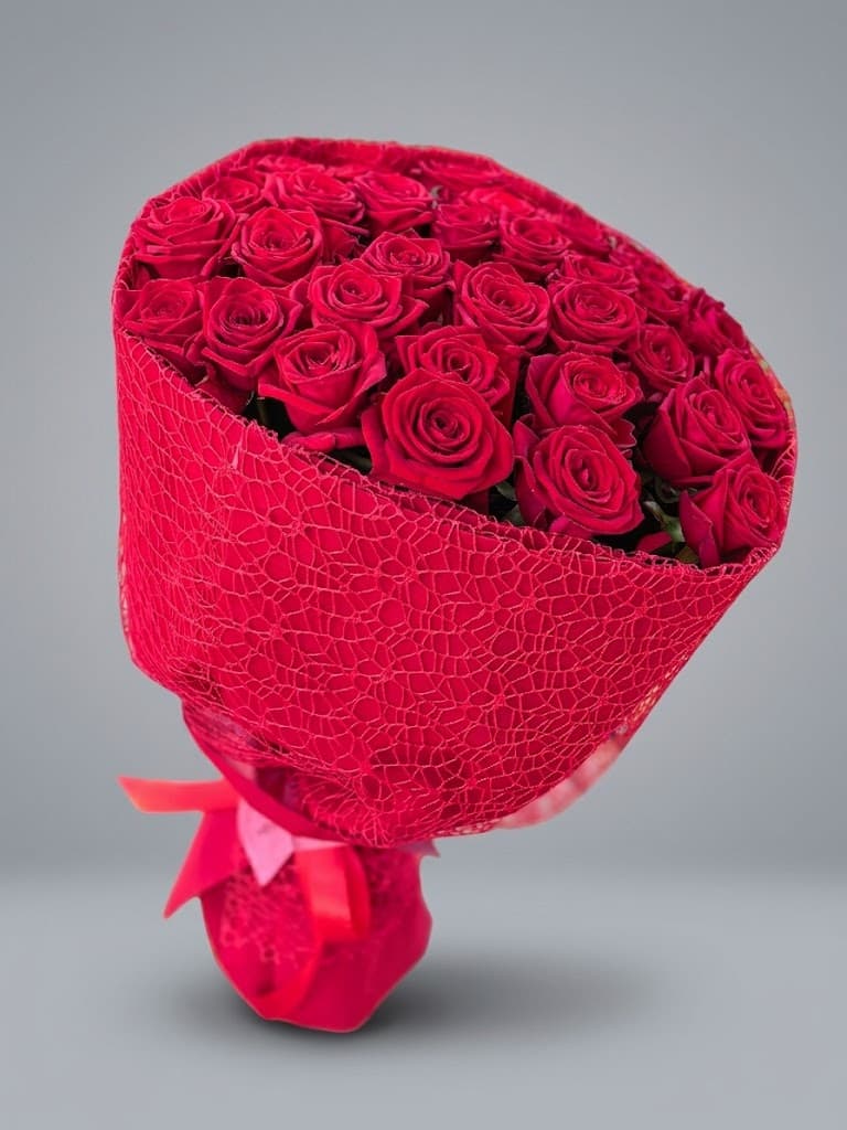 Scarlet Passion — Romantiskie pušķi, LZ Flowers Rēzekne