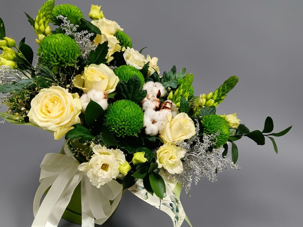 Winter Bloom Box — Kastes, LZ Flowers Rēzekne